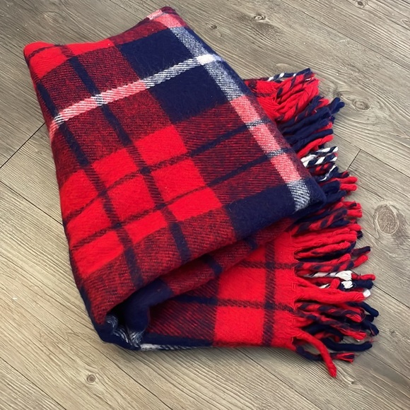 FARIBO Blanket -Faribault Woolen Mill Co Made in USA (40” x 52”) - Picture 4 of 4